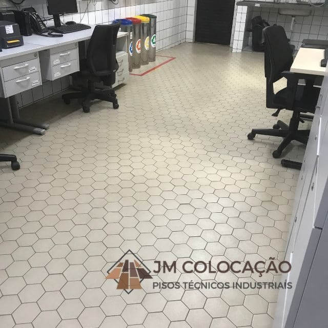 porcelanato de altíssima resistência química e física sala dos líderes cervejeiros, fabrica de Bebidas