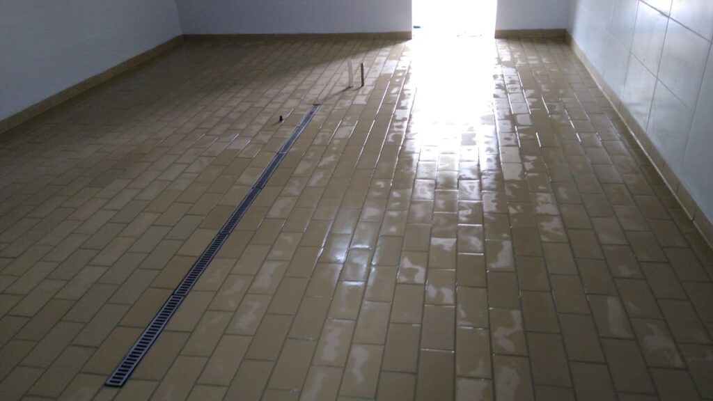 Limpeza de Pisos Industriais -JM Pisos